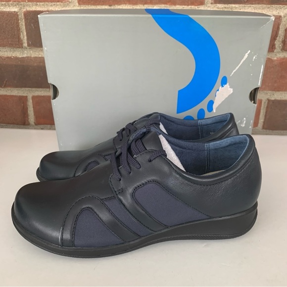 Softwalk Topeka navy blue leather lace up sneakers Women’s US 6 N Narrow width - Picture 5 of 10